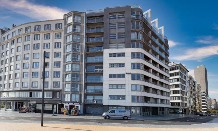 Apartment Maritime View At Commodore Oostende Exterior foto